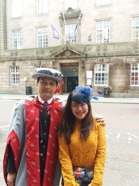 Wisuda dan Mbak Lina